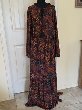 H&M | Dresses | Nwt Hm Tiebelt Crpe Viscose Blend Maxi Vneck Dress  Bluewhitefloral Sz L | Poshmark